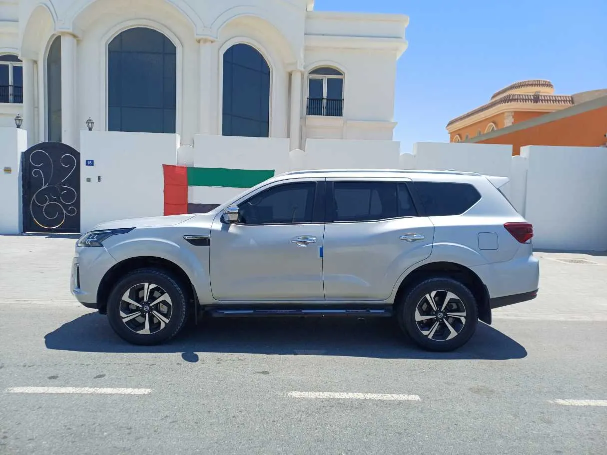 Car image 8