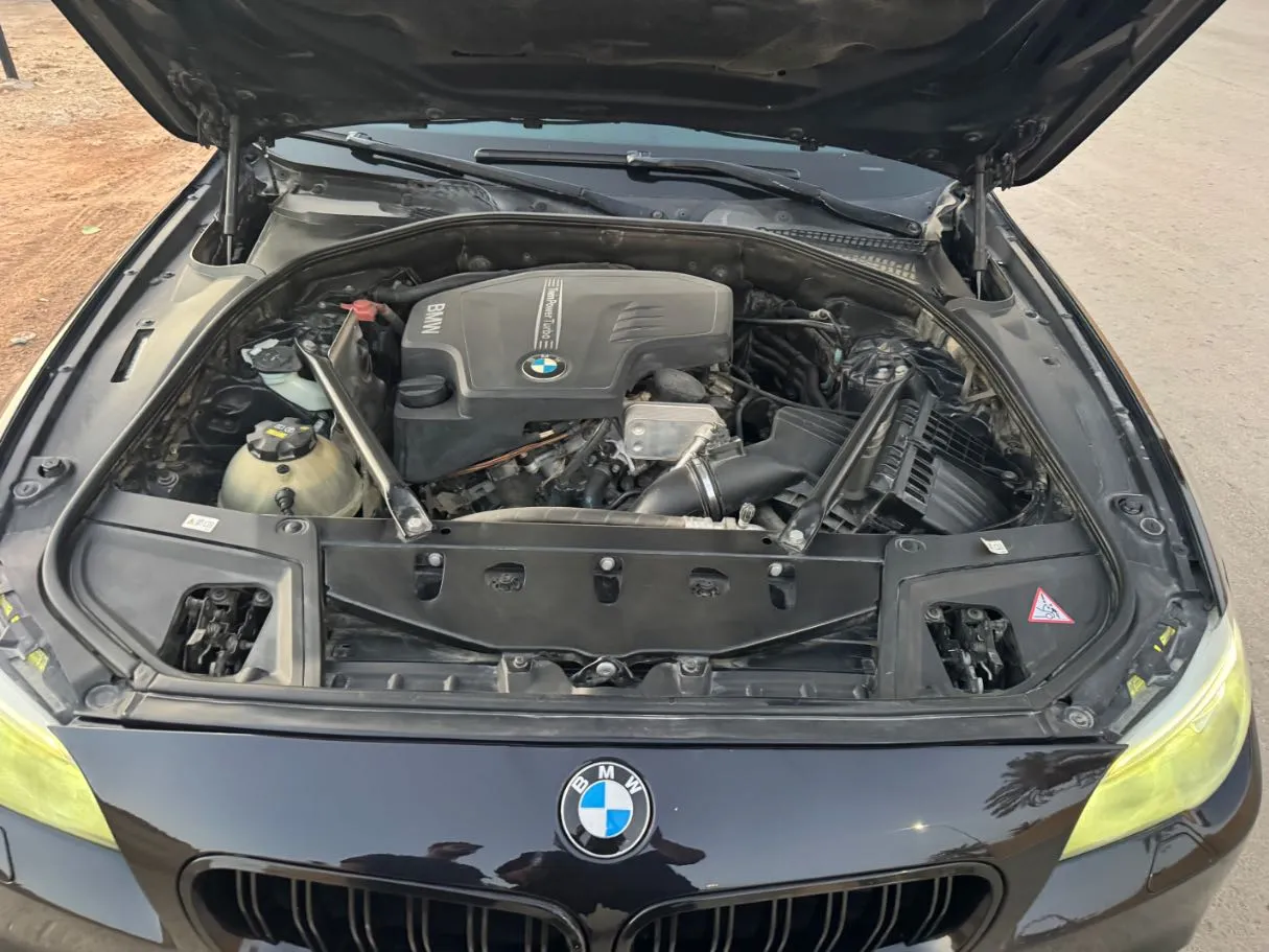 Car image 24