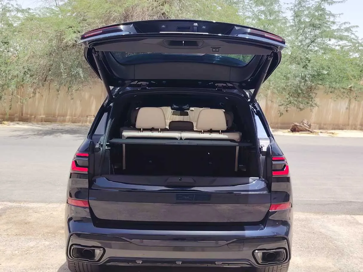 Car image 30