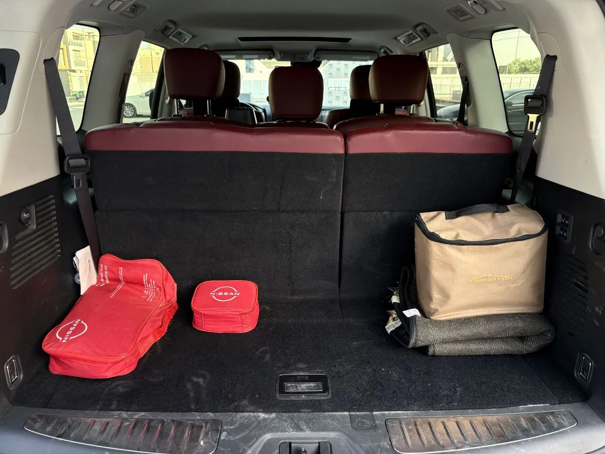 Car image 25