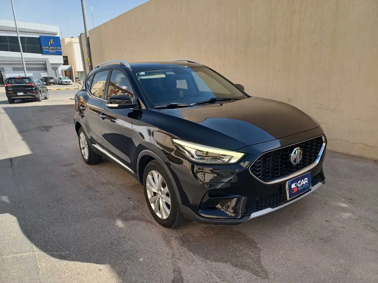 Car image 3
