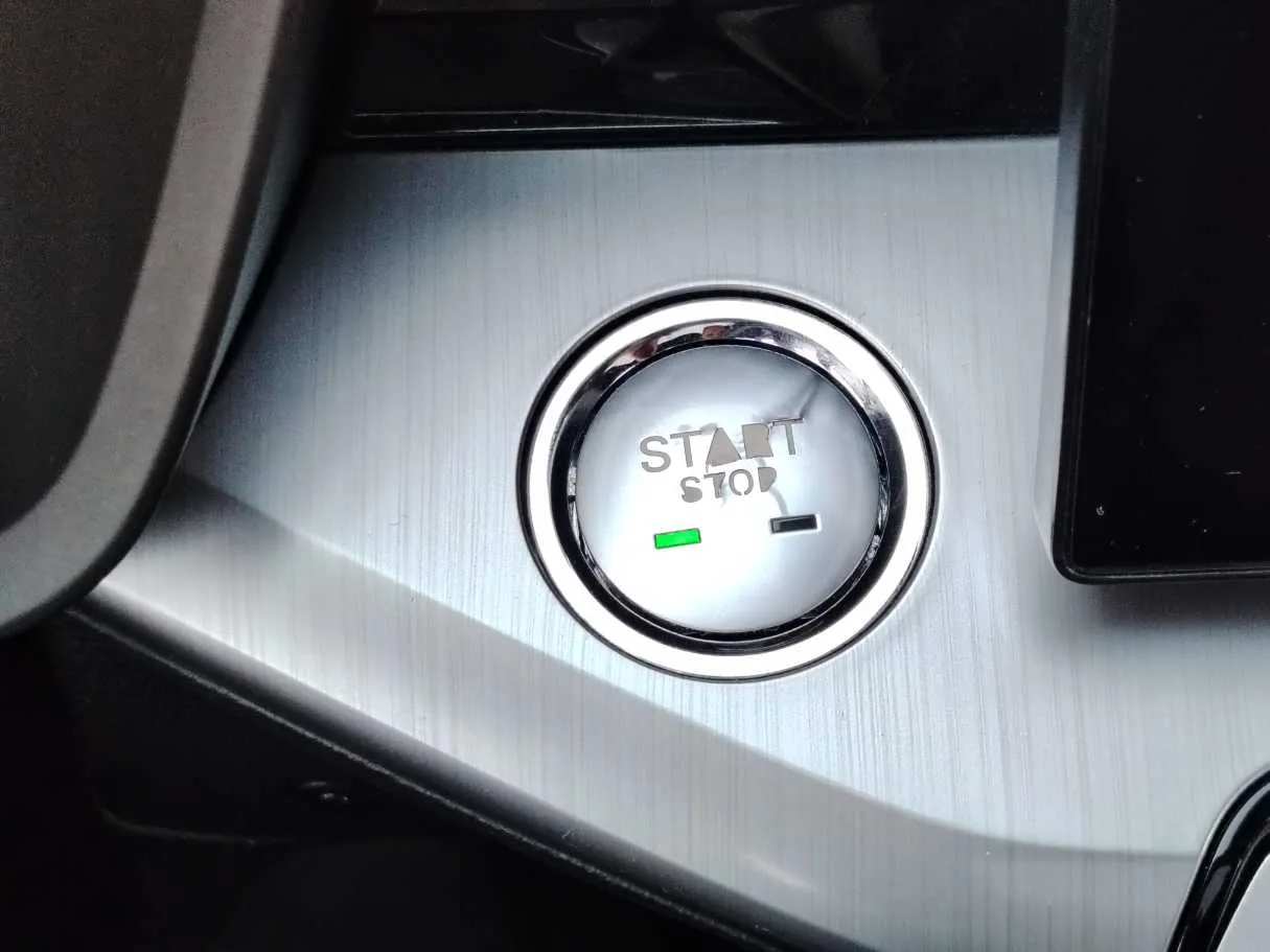 Car image 26