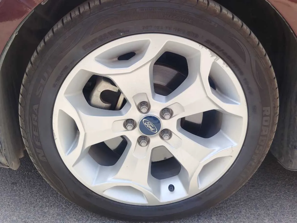 Car image 28