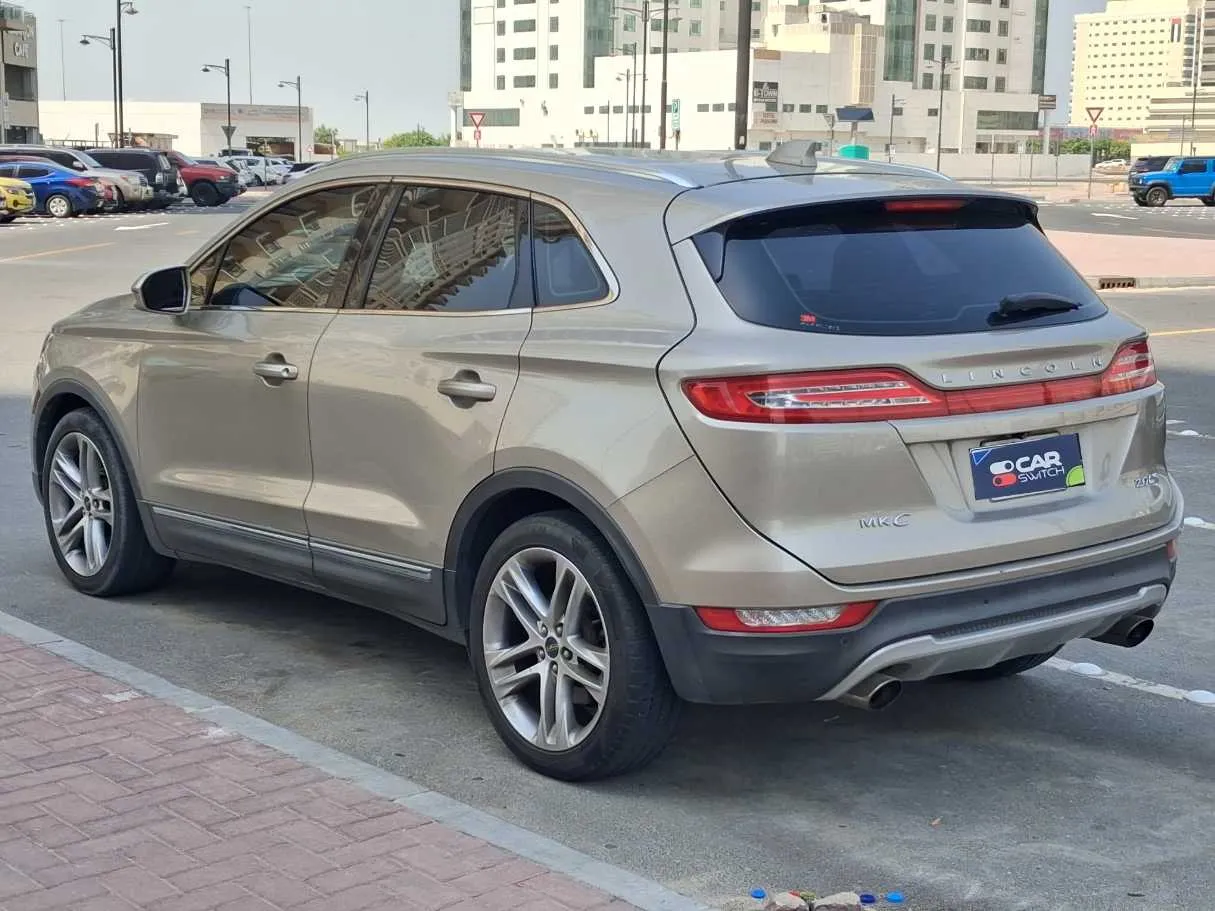 Car image 7