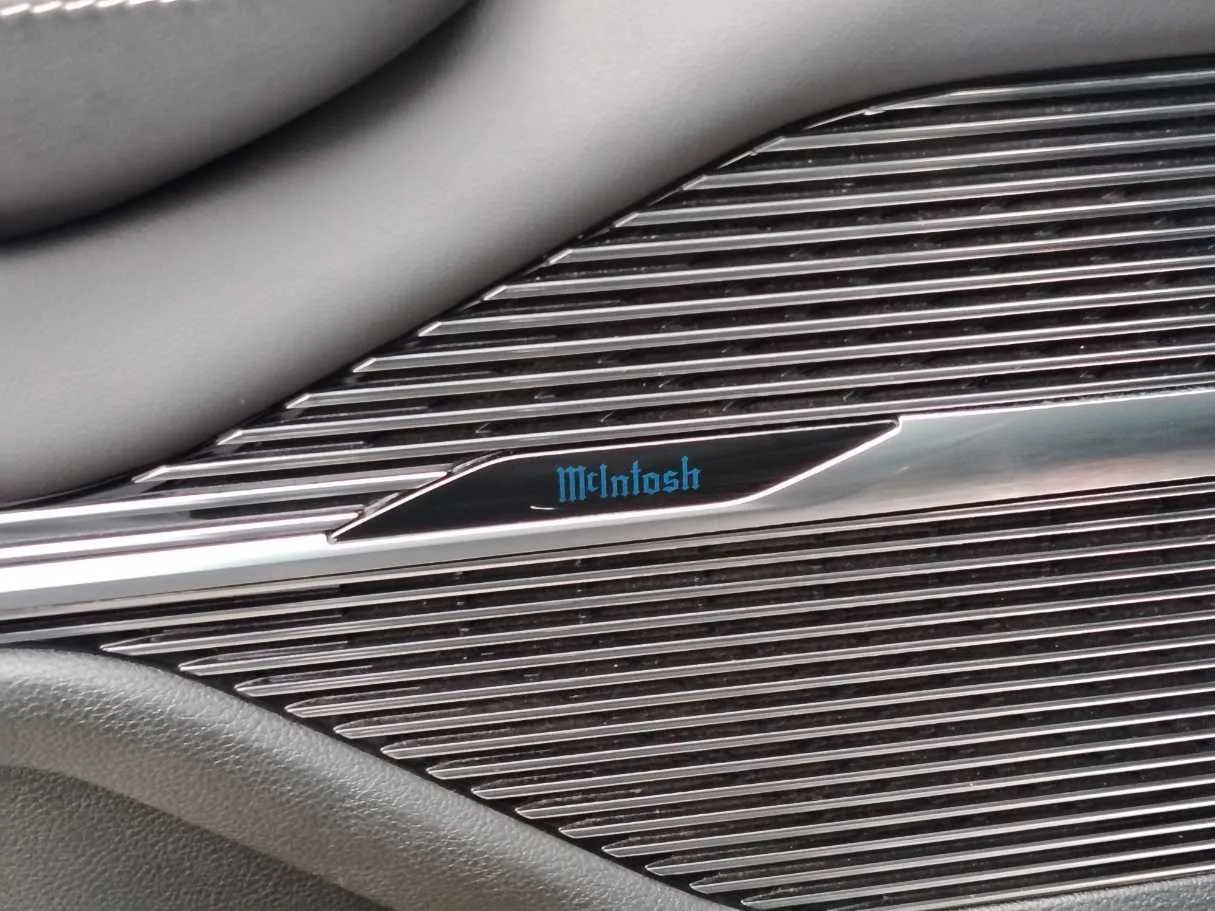 Car image 35