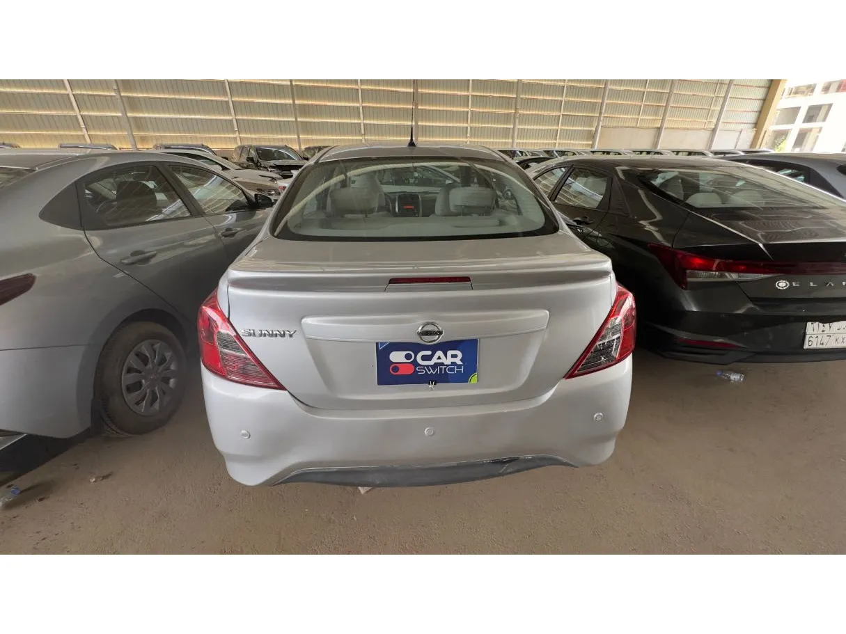 Car image 5