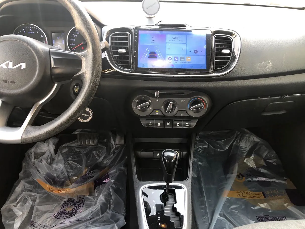Car image 15