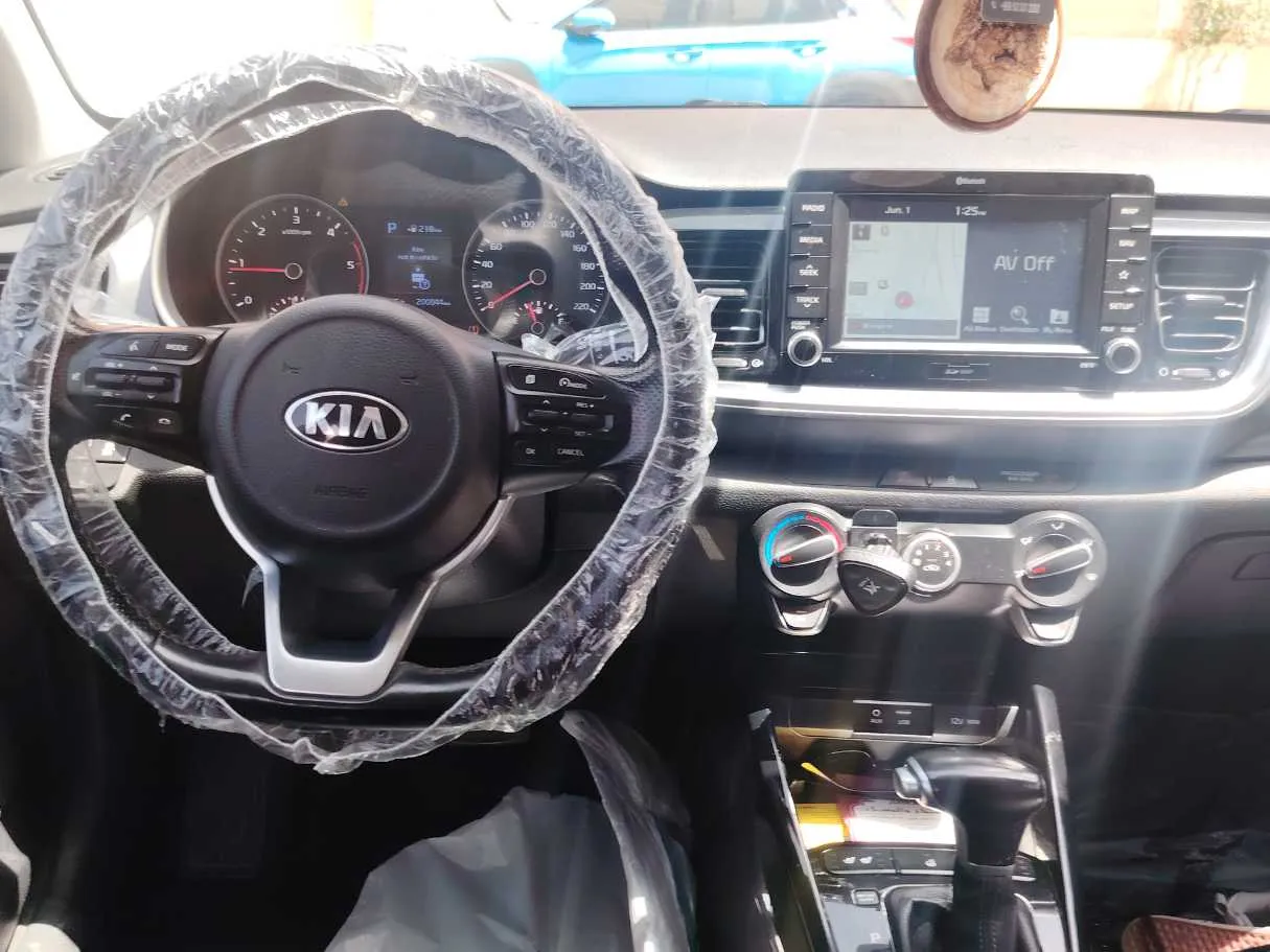 Car image 20