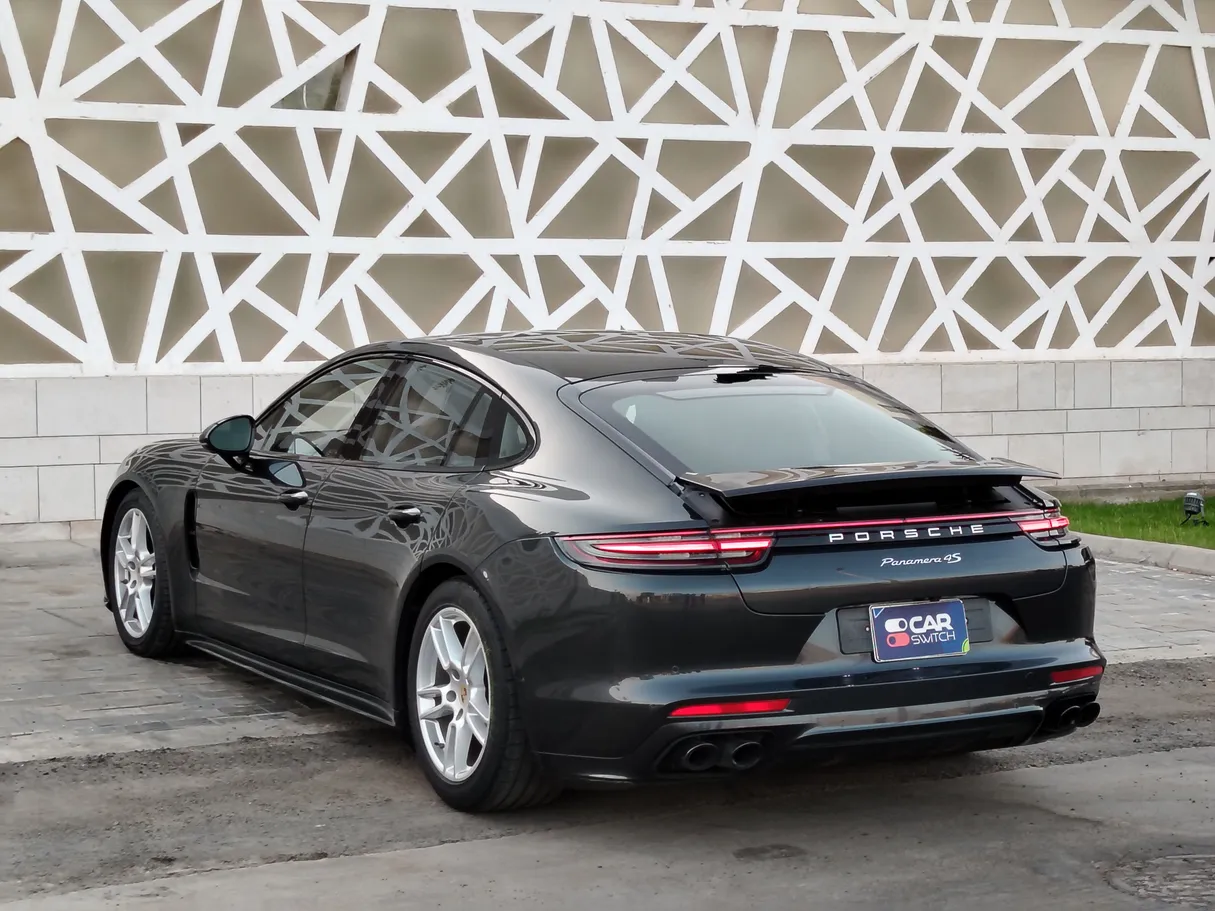 Car image 7