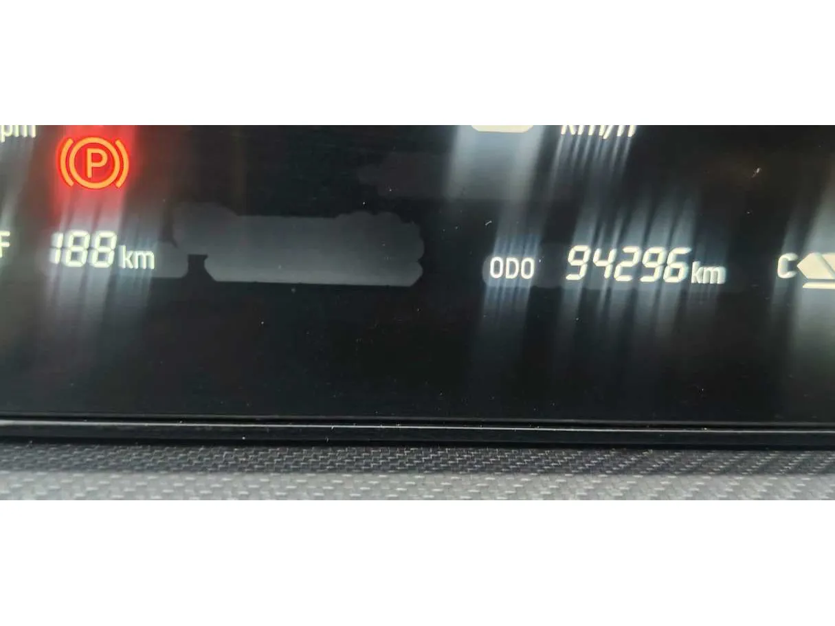 Car image 30