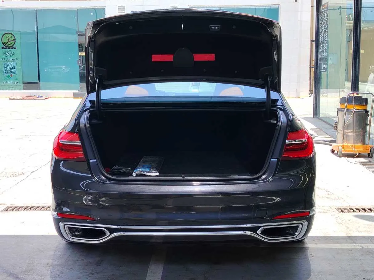 Car image 22