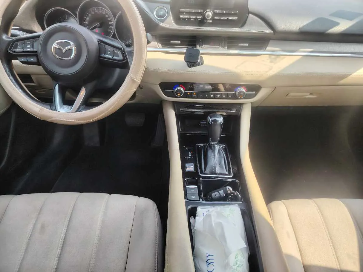 Car image 22