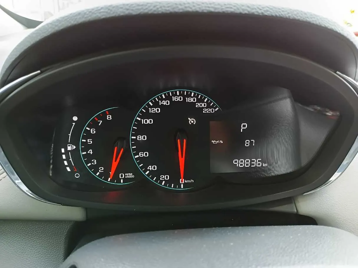 Car image 19