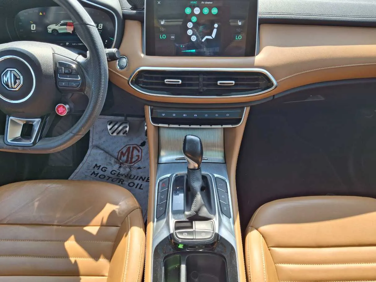 Car image 15