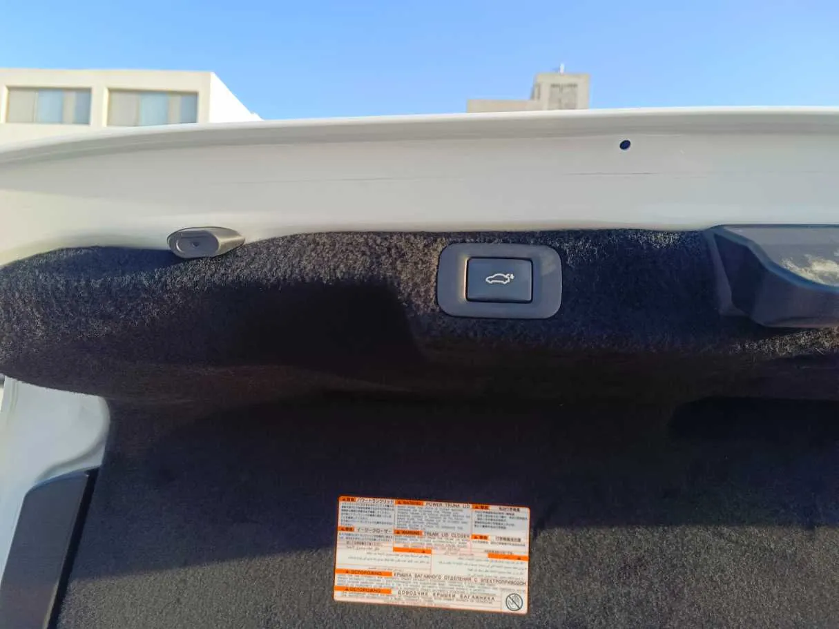 Car image 35