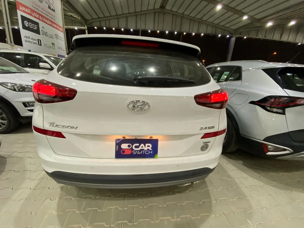 Car image 5