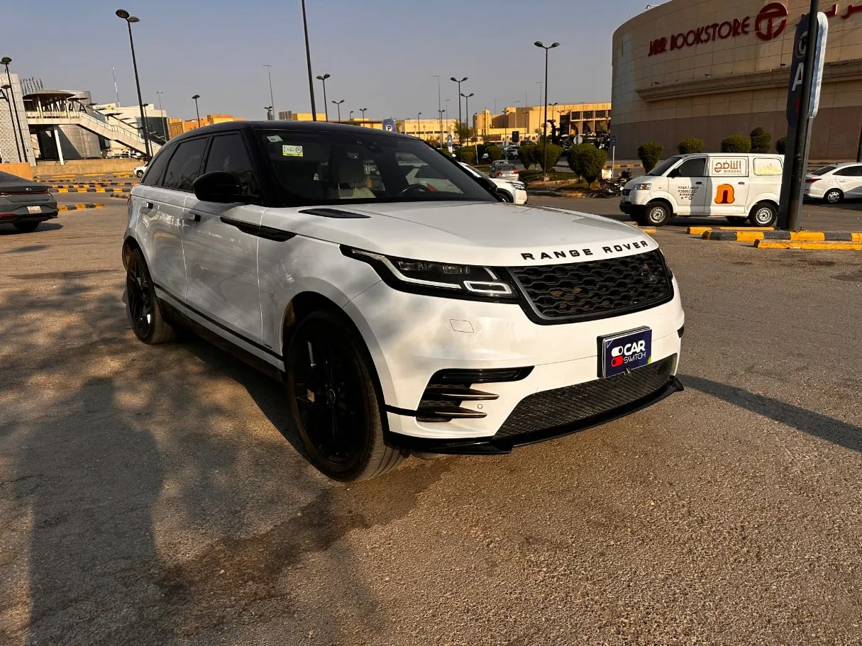 Car image 3