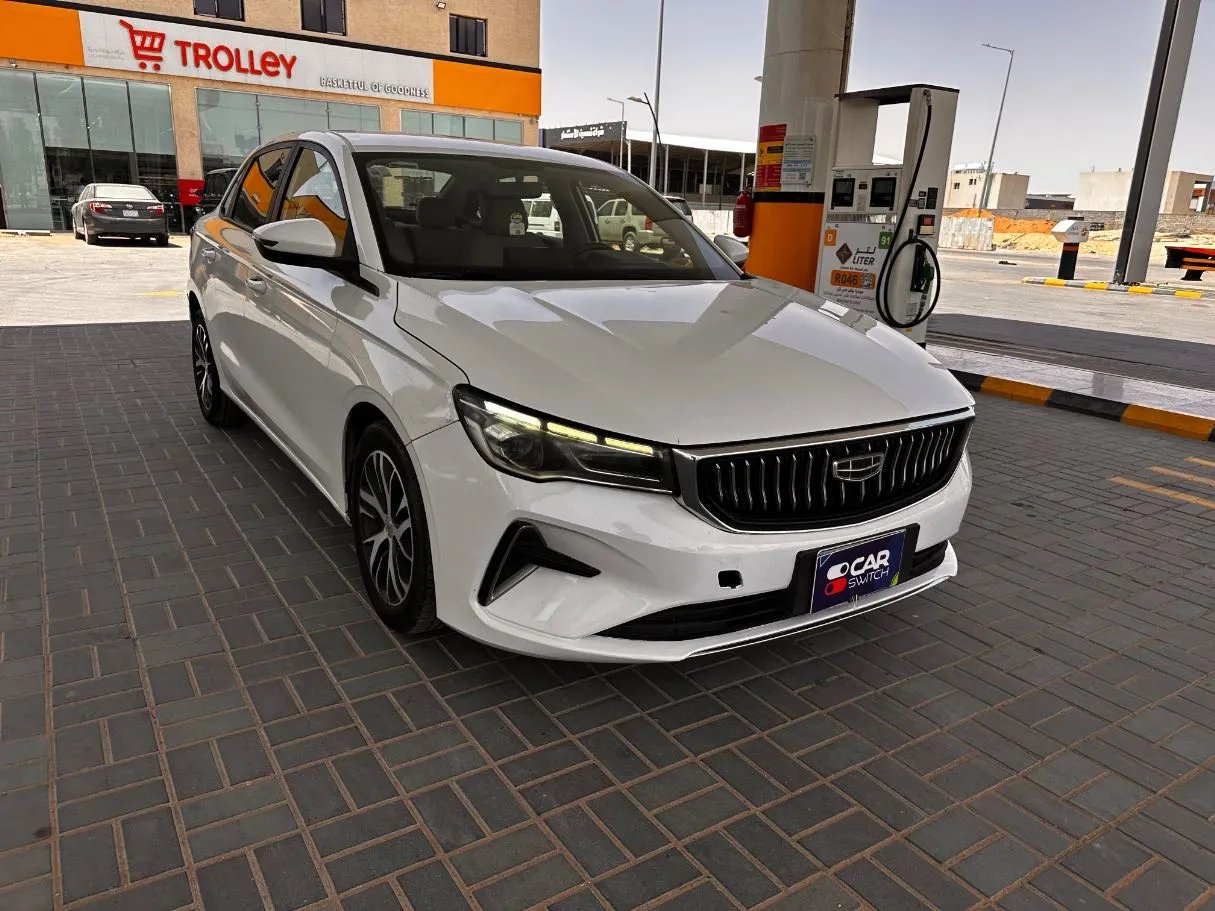 Car image 3