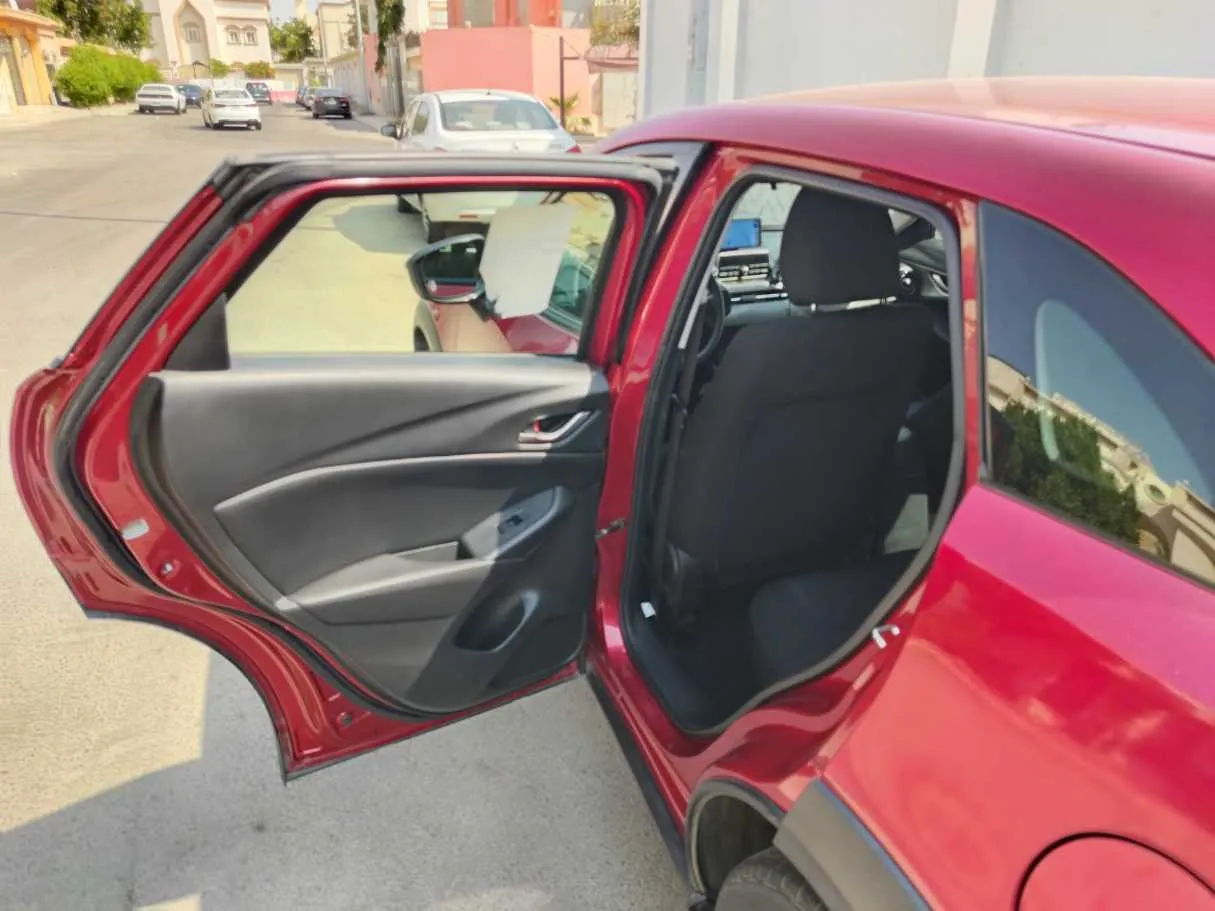 Car image 16