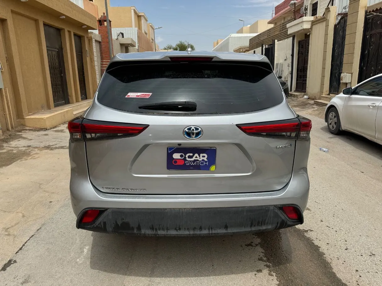 Car image 6