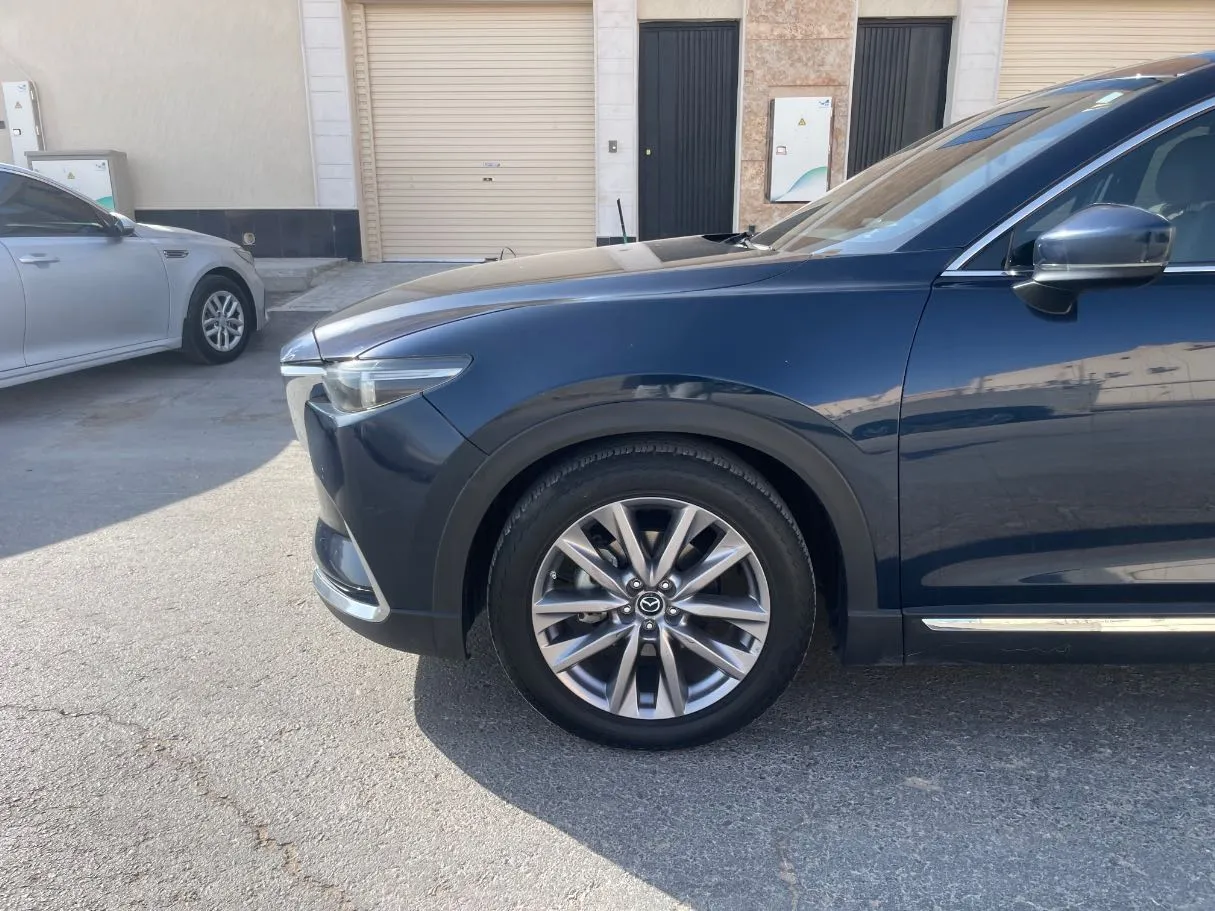 Car image 9