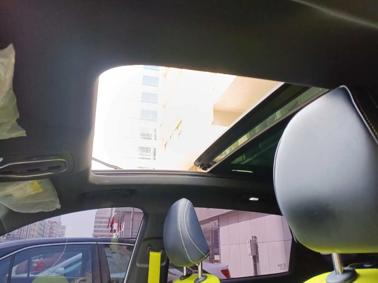 Car image 22