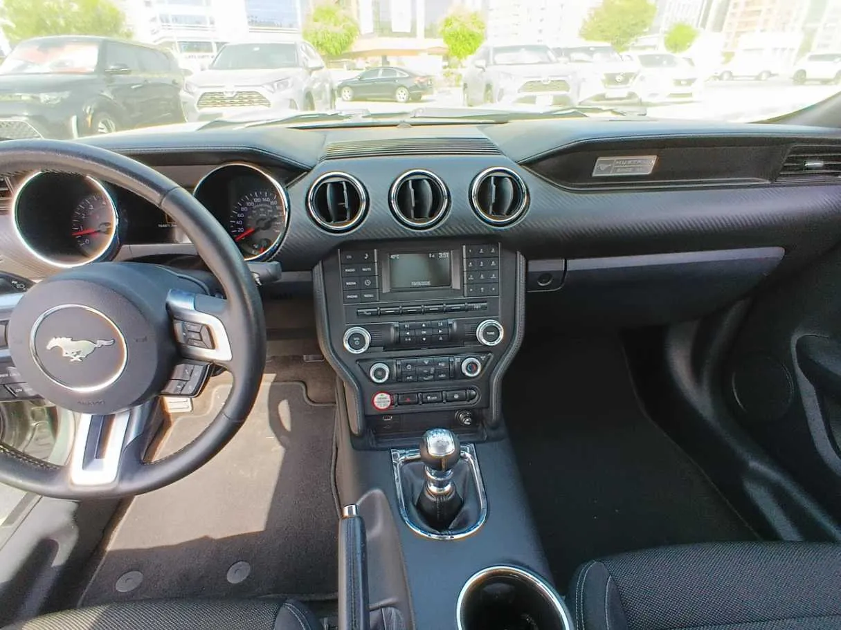 Car image 17
