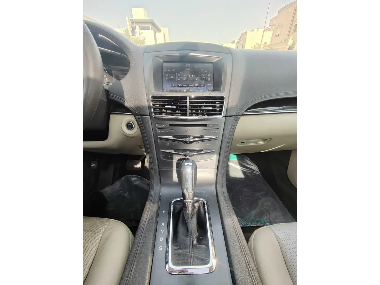 Car image 21