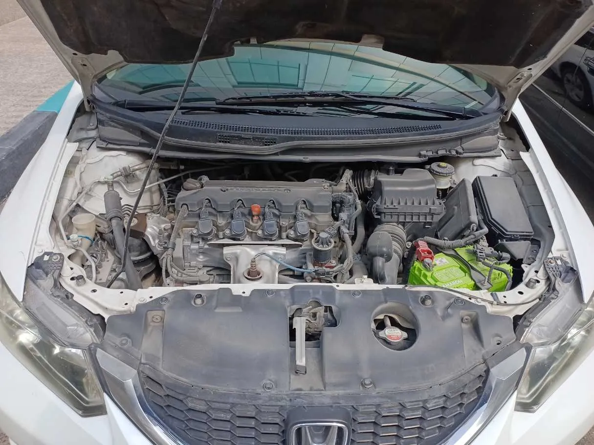 Car image 19