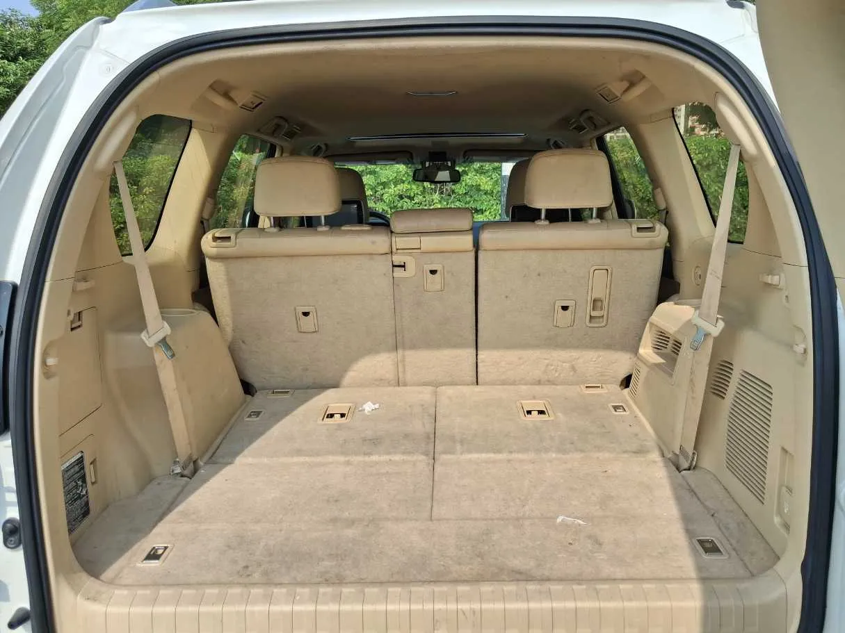 Car image 20