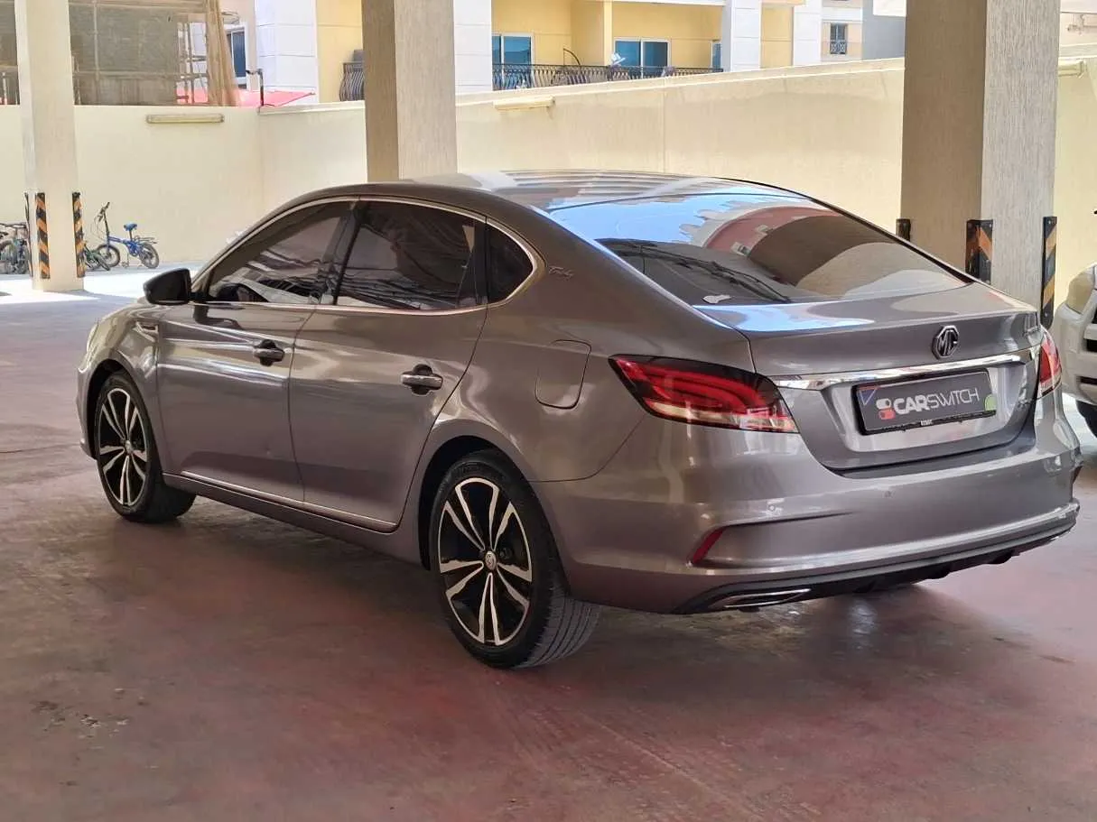 Car image 7