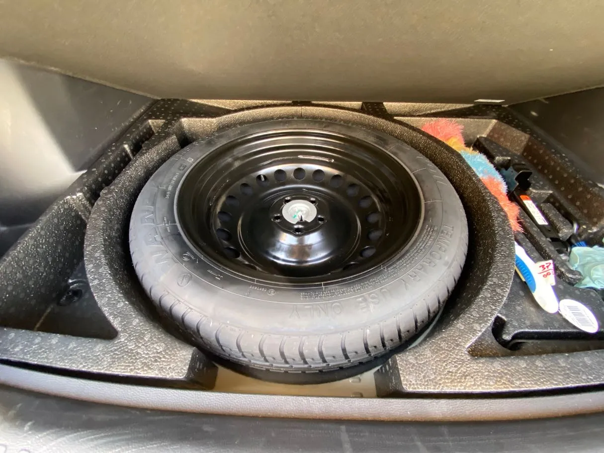 Car image 21