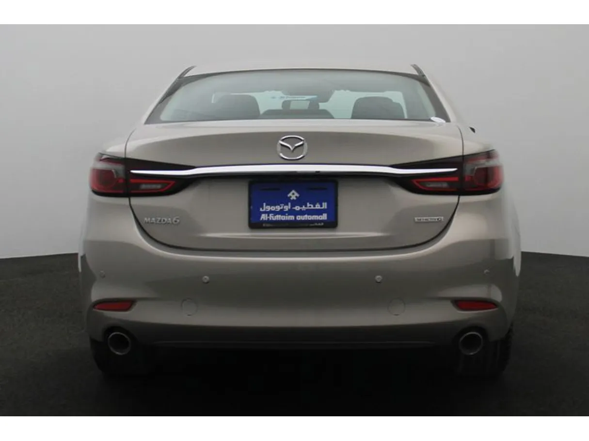 Car image 12