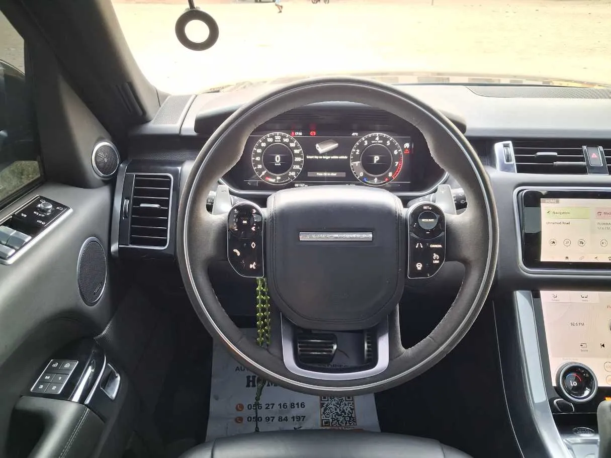 Car image 19