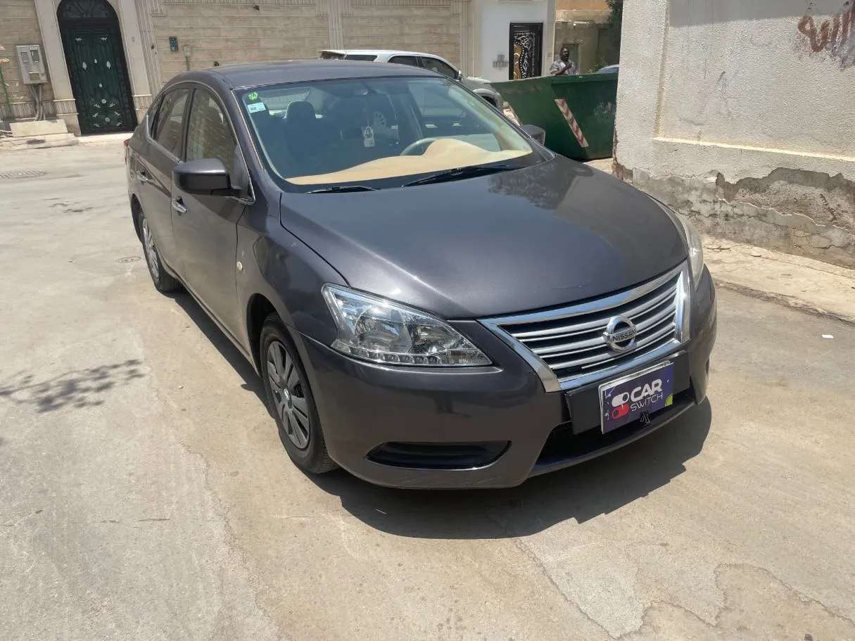 Car image 3