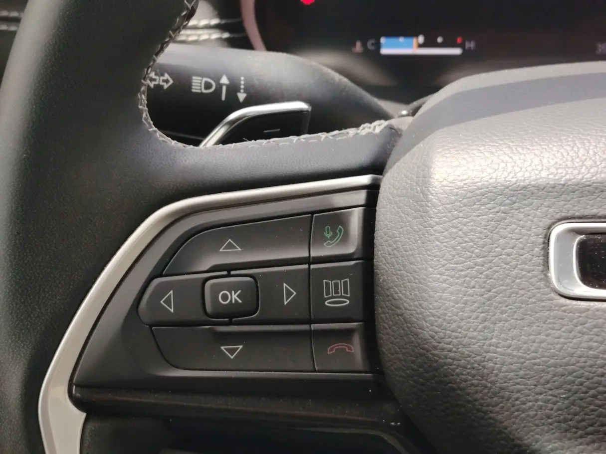 Car image 27