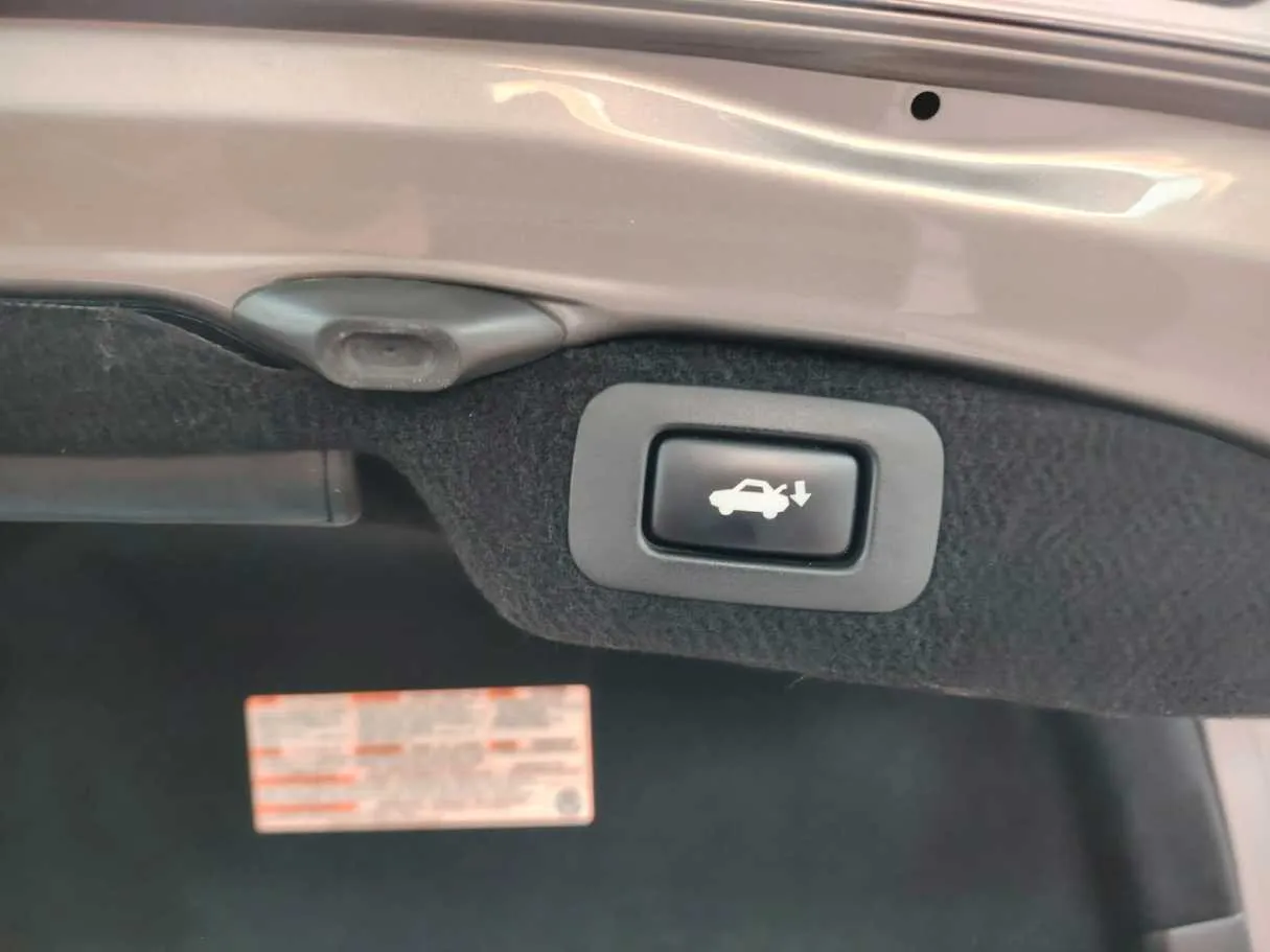 Car image 42
