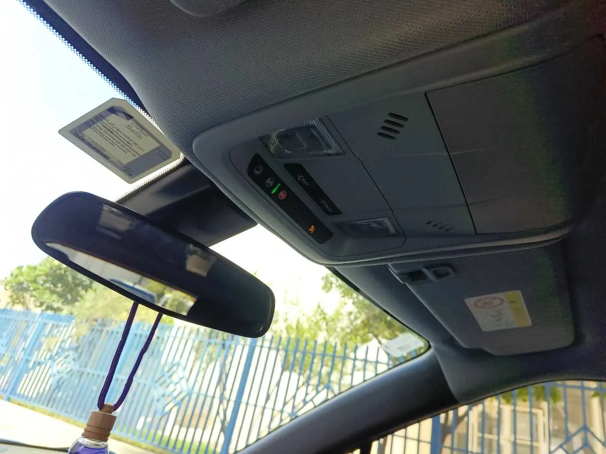 Car image 33