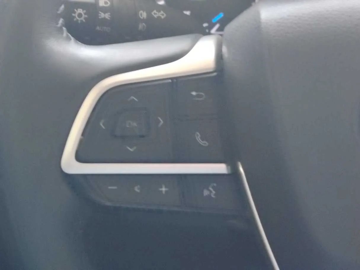 Car image 28