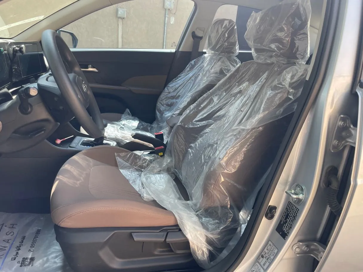 Car image 13