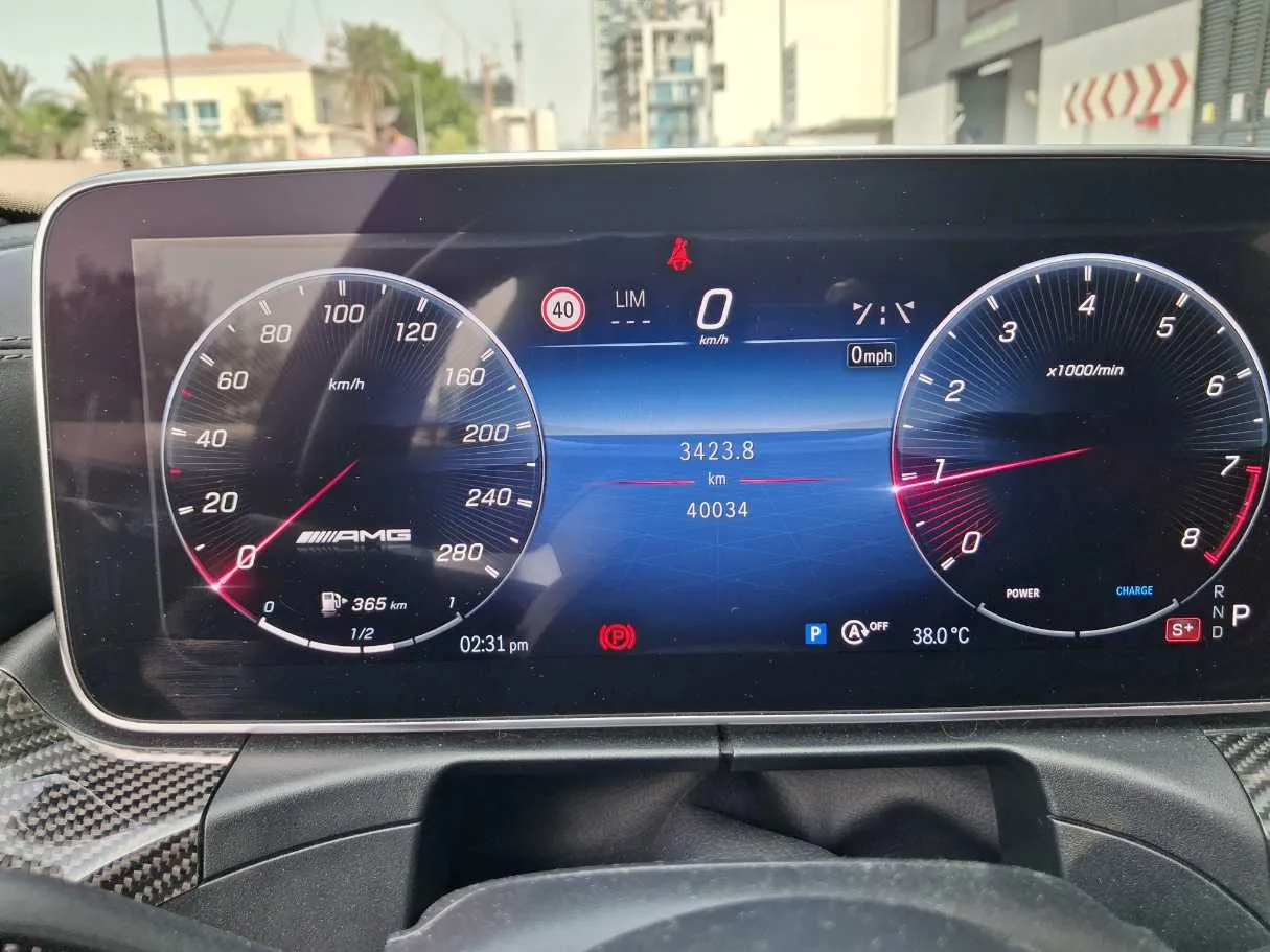 Car image 19
