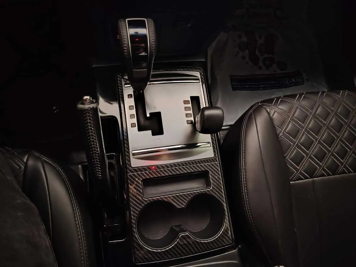 Car image 26