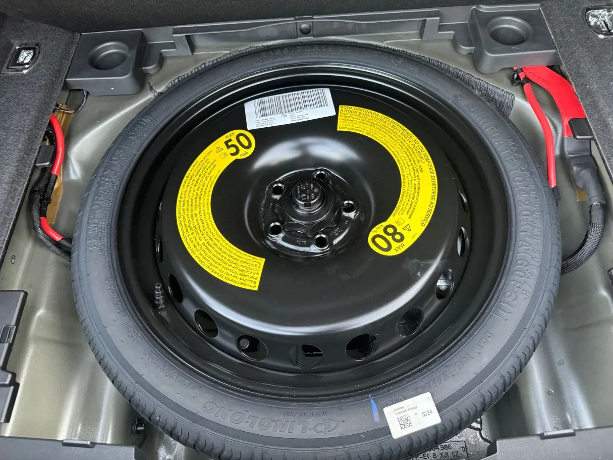 Car image 28