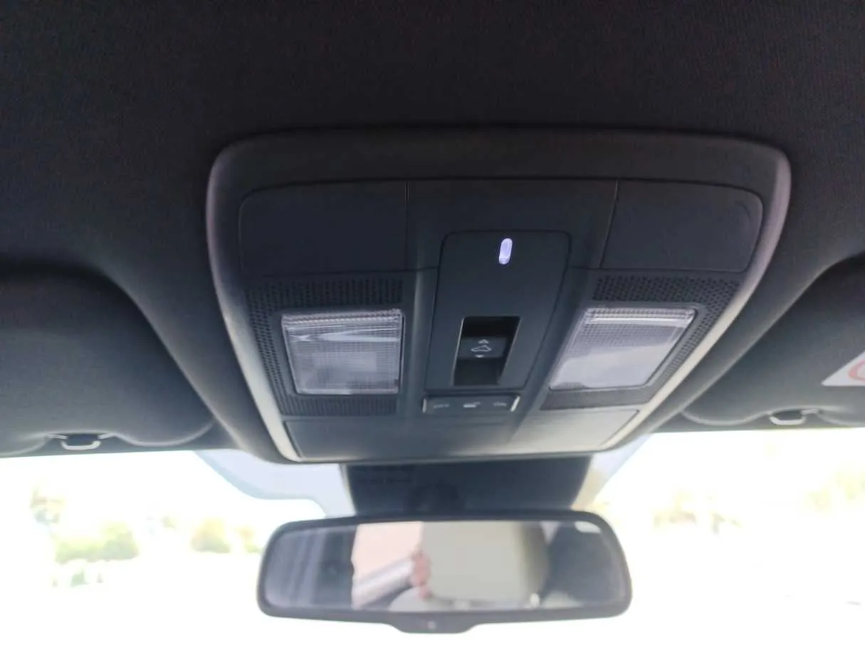 Car image 21