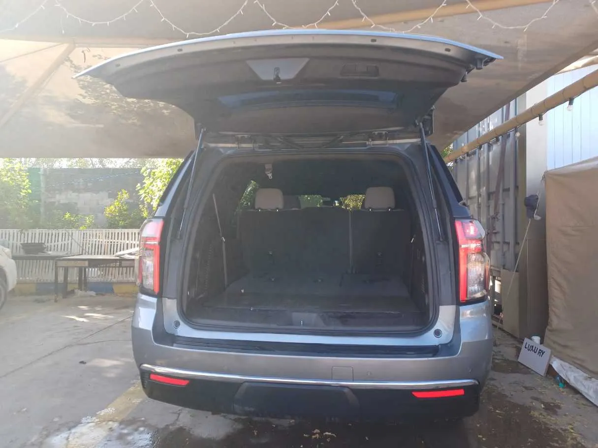 Car image 18