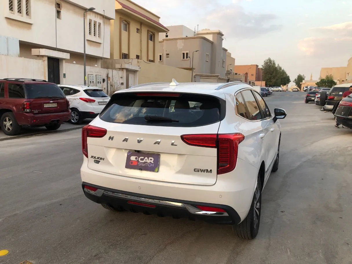 Car image 5