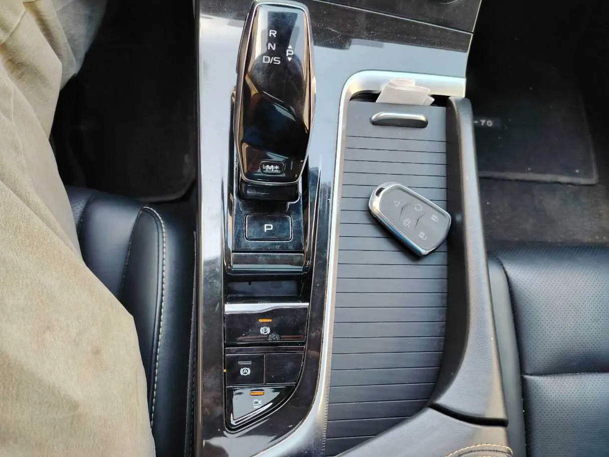 Car image 34