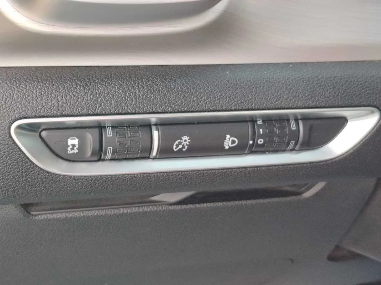 Car image 31