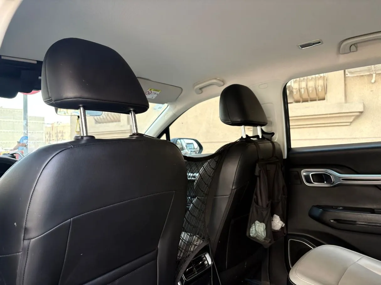 Car image 16