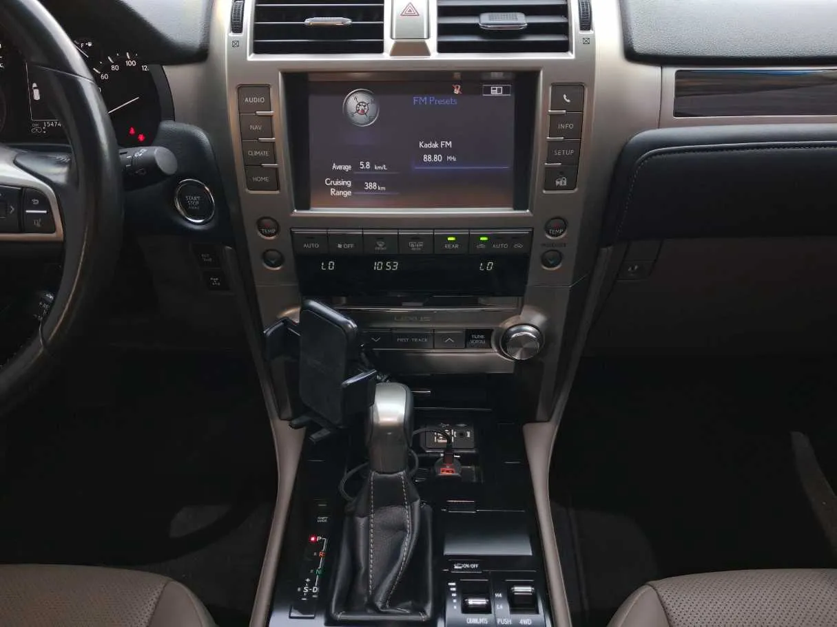 Car image 14